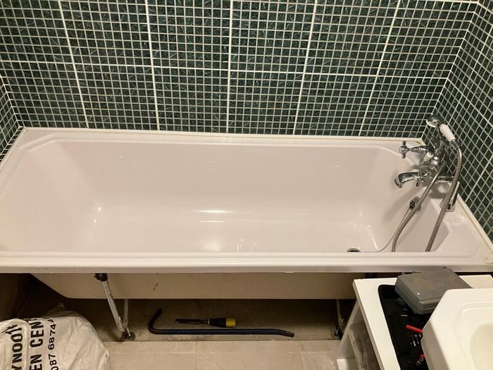 Bath , Screen, Mixer Tap