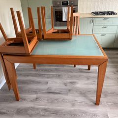 Kitchen Table and 6 chairs