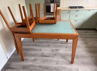 Kitchen Table and 6 chairs