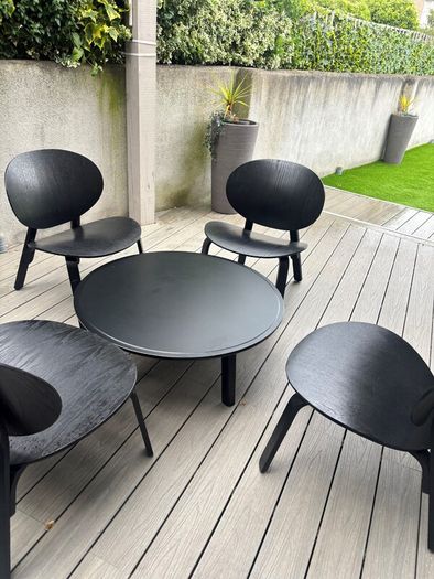 Coffee Table & Chairs
