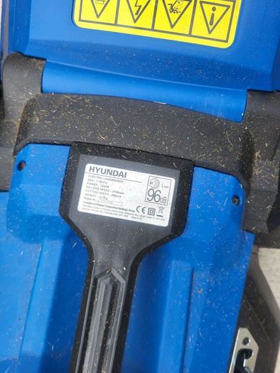 Hyundai 38cm Corded Electric 1600w 230v/240v Roller Mulching Lawnmower - HYM3800E