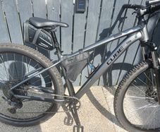 Cube  mounting bike
