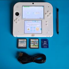 2DS Nintendo w/Games