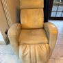 Cream Leather Motorised Electric Massage / Recliner Chaise Image 2