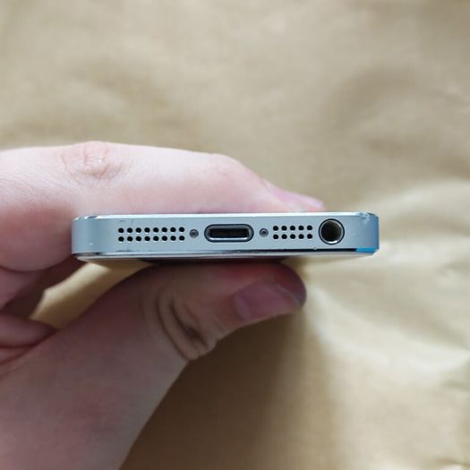 Apple iPhone 5 - 16GB - Silver - 3 - Activation locked - Parts only