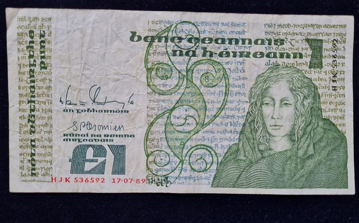 Ireland 1989 Queen Medb 1 Pound (HJK) Banknote