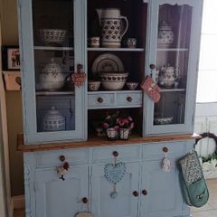 solid kitchen dresser delivery arranged