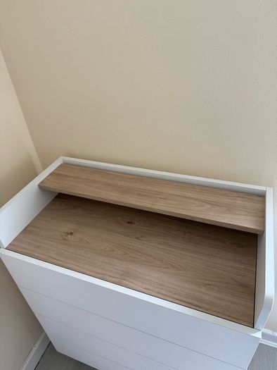Chest of Drawers with Shelf