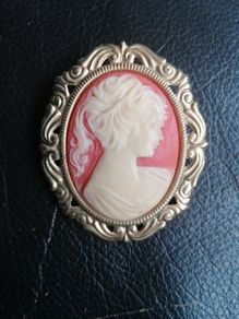 Large Vintage Cameo Brooch
