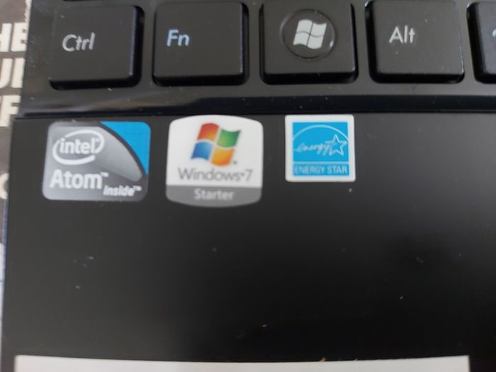 EEPC Seashell Series, Red, Intel Atom CPU N2600, 1.6GHz, 1GB Ram, 320GB HDD, Windows 7 Ultimate, Opera, Chrome