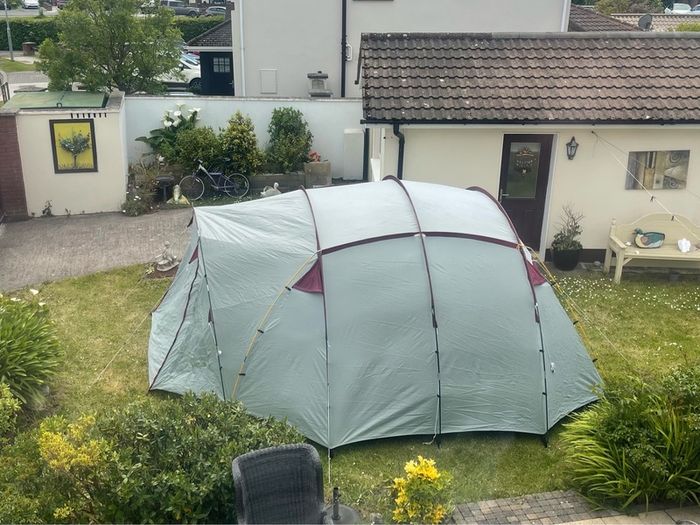 8 man tent plus extras