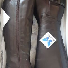Ladies knee high leather boots new in box