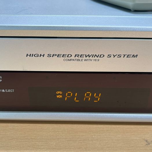 Daewoo ST220P VHS VCR Video Cassette Recorder Player + Remote - Tested Working