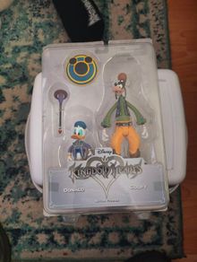 Kingdom hearts - Donald and goofy figure