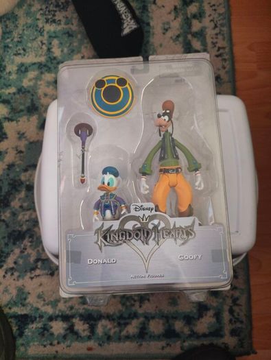 Kingdom hearts - Donald and goofy figure