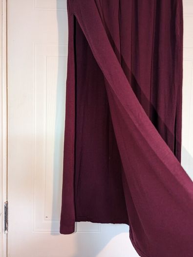 Perfect for Summer. gorgeous maxi skirt with side slits from H&M. Could also be worn as a strapless dress