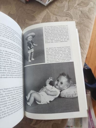 The Collectir's Guide To British Dolls Since 1920. By Collette Mansell. First Edition Large Volume Paperback In Good Condition.