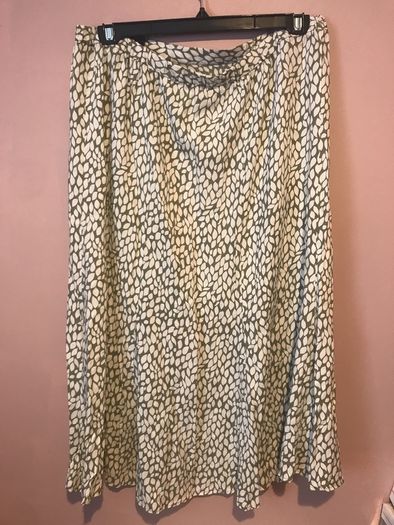 Debenhams ladies skirt size 16 mono leaf print unlined - New with tags