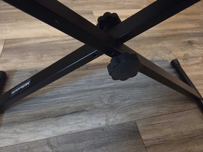 Piano stool and keyboard stand