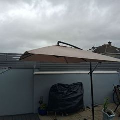 Cantilever Umbrella