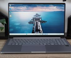 New Samsung Galaxy Book4 Edge 15.6" Copilot+ PC | Snapdragon X Plus | 16GB RAM | 256GB SSD