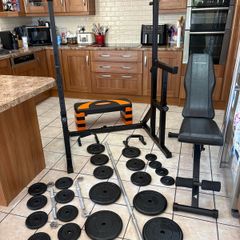 Large Gym Bundle, 100kg Metal Weights Set, 250kg Rated Heavy Sqaut Rack, Weight Bench, Aerobic Step And More!!!