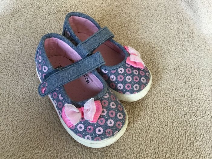 Baby Girl shoes size 5/21