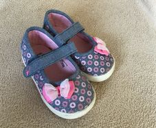 Baby Girl shoes size 5/21