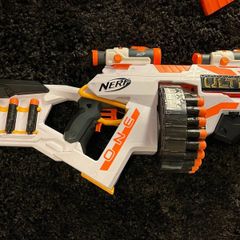 Nerf Ultra One Motorised Blaster (Ready to Play - Batteries & Darts Included) :