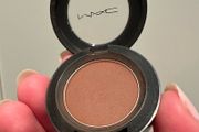 Mac eyeshadow Swiss chocolate