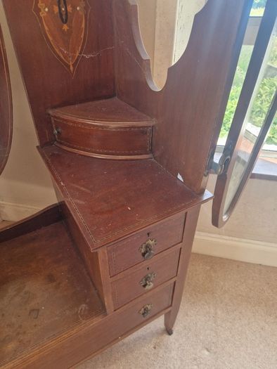 3 mirror dresser/vanity unit