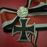 German Knights cross / oak leaves , 1957 type Image 2