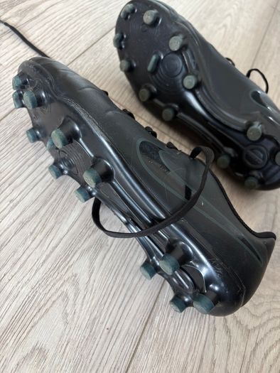Kids Nike football boots - hardly worn
