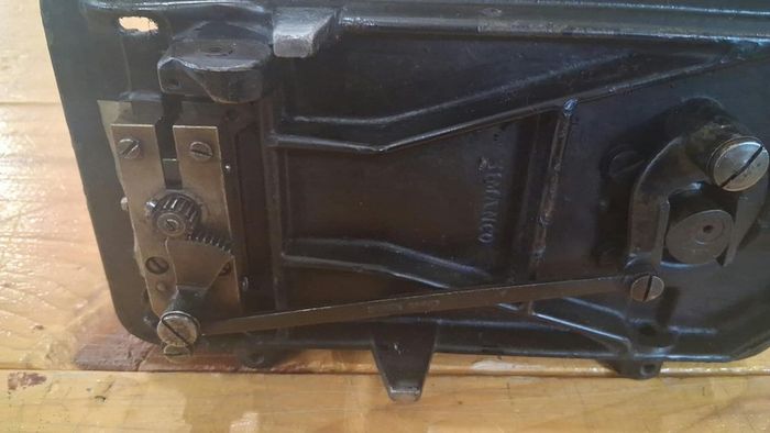 Singer 91K5 Pique Leather Glove Sewing Machine Vintage 1929