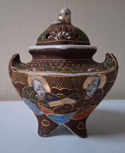 SALE!  Vintage Hand Painted Japanese Porcelain Vessel