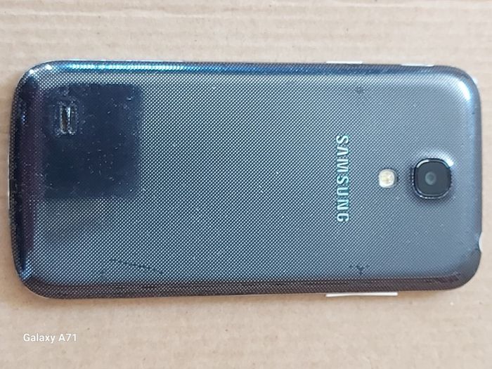 Samsung Galaxy S4 Mini Model GT-I9195, for parts or repair, not powering up
