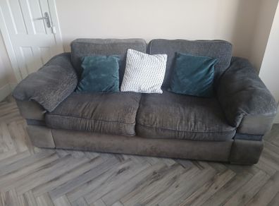 3 and 2 seater sofa set
