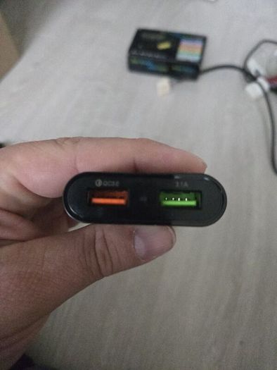 Car QC3.0 usb Adapter front + back seats