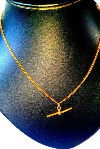 Pristine Vintage 9k Solid Gold T-Bar Necklace