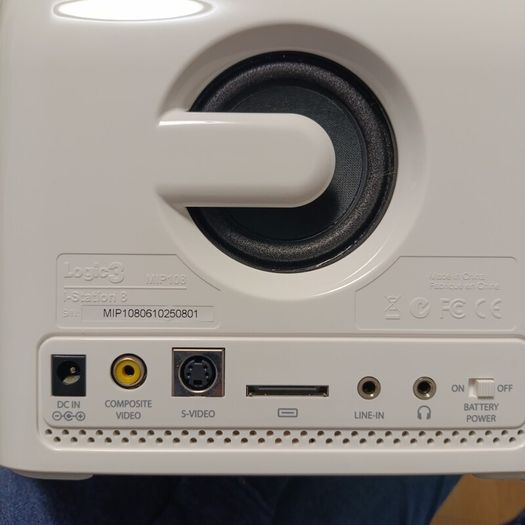 Logic3 i-Station8 Concert Sound speaker system with display for Apple iPod docking connector White