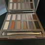 Brand New Urban Decay Eyeshadow Palette Image 3