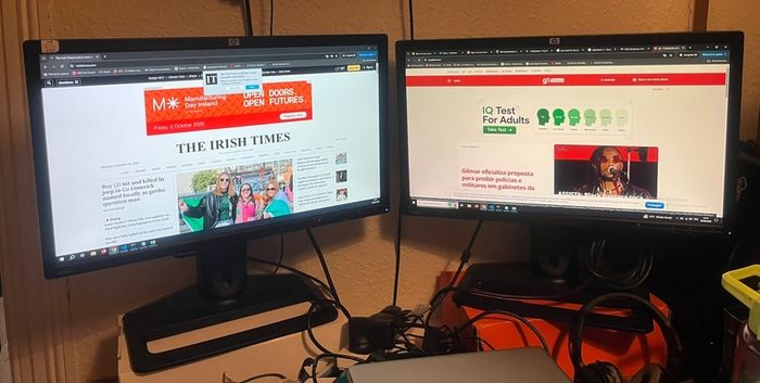 2x Monitors - HP ZR22w - 30 each