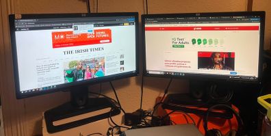 2x Monitors - HP ZR22w - 30 each