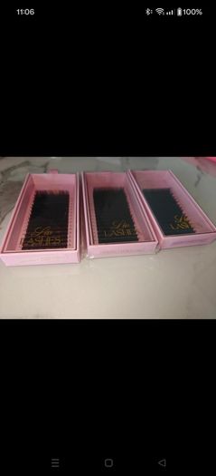 eyelash trays