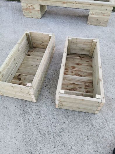 Planter box