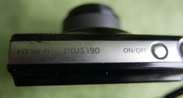 Canon IXUS 190 Compact 20 MP Digital Camera, 1/2.3 Inch, CCD, 5152 x 3864 Pixels Working HD Wi-fi +SD card and charger