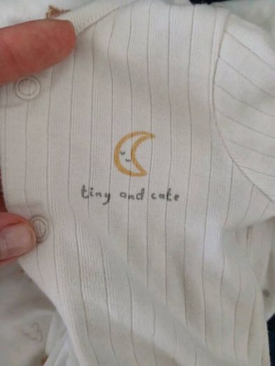Newborn vests & baby grows 5