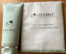 Liz Earl Cleanse & Polish & 2 Cotton Muslin Cloths