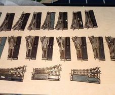 model train tracks 23 elect pts + 3 man pts