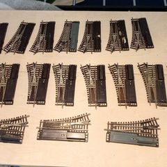 Ho/oo model train tracks 23 elect pts + 3 man pts